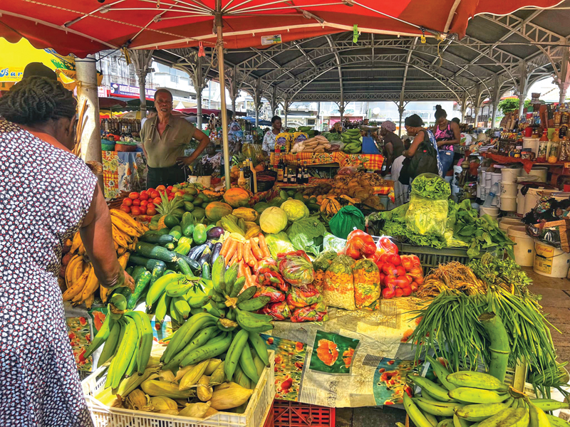 Guadeloupe market for cruise provisioning