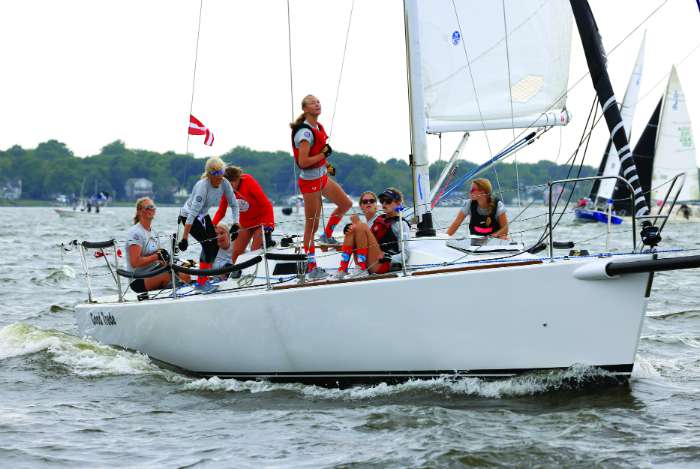 women sailing annapolis